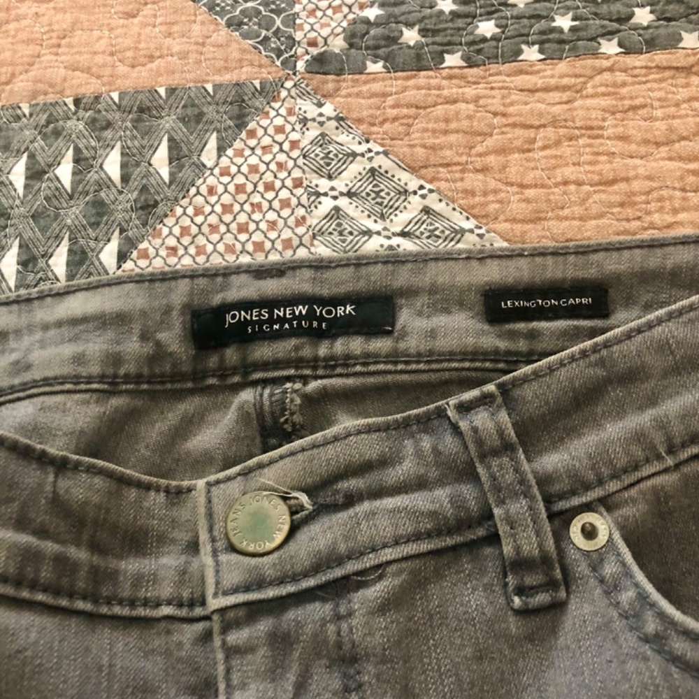 Liz Claiborne Gray Denim Capris & Lucky Brand Bermuda Denim Shorts - Picture 13 of 13